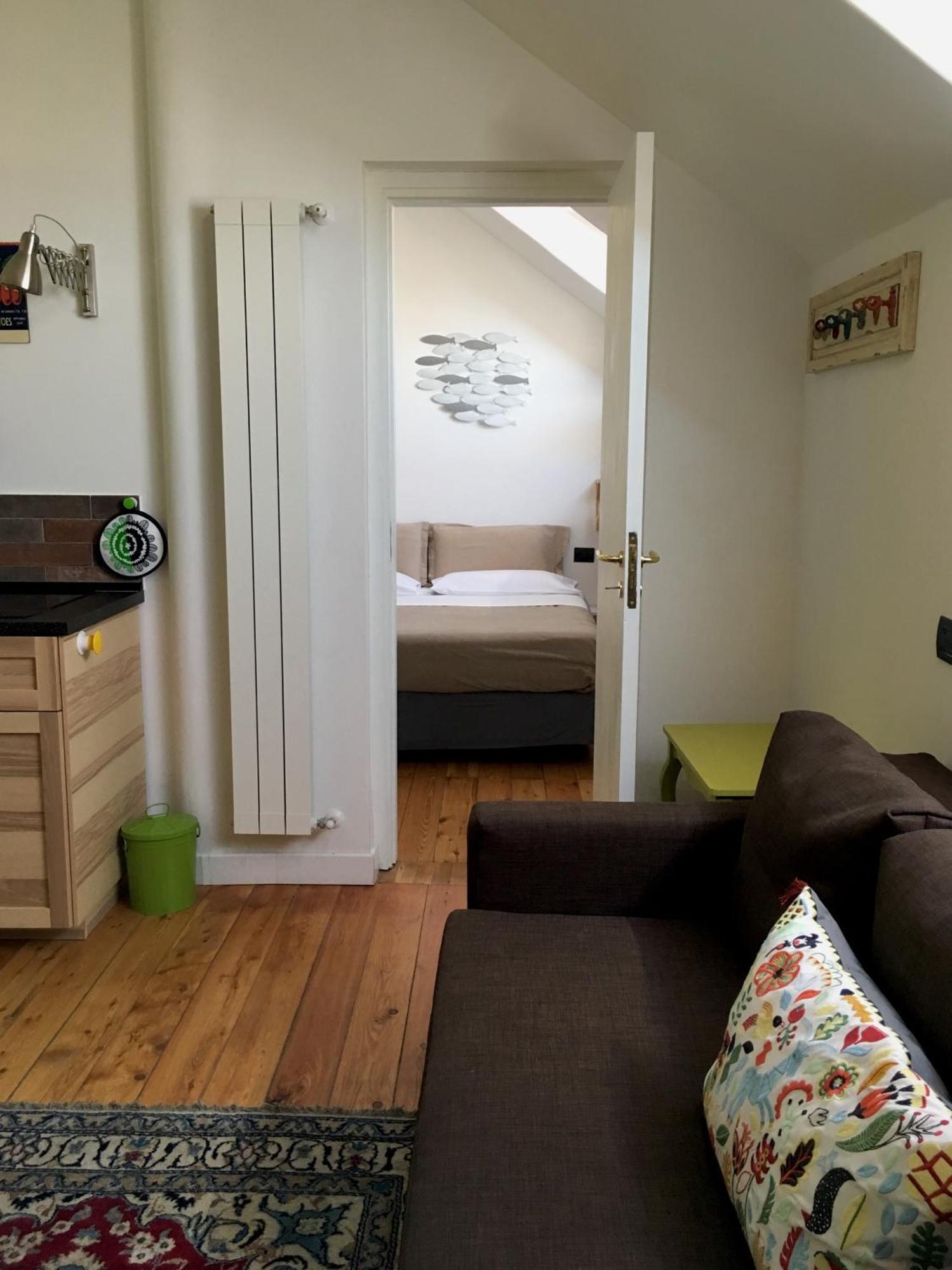 Ferienwohnung Mansarda Bellini Neapel Zimmer foto